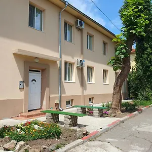 Zajazd Viriks, Burgas